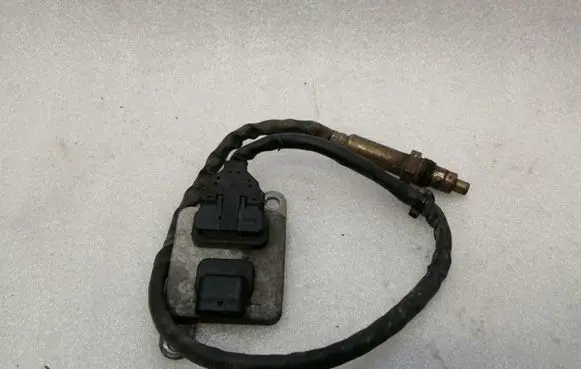 Mercedes-Benz S W221 Lambda probe sensor A0009057000