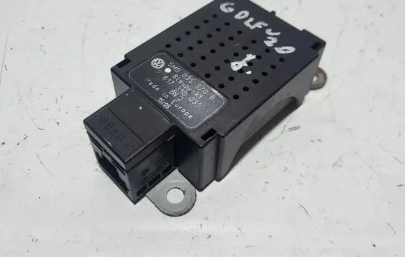 Volkswagen Golf Plus Aerial antenna amplifier 5M0035570B 7617310031