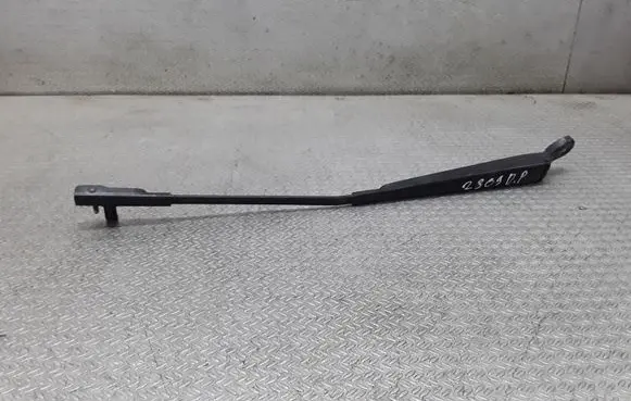 Renault Modus Front wiper blade arm 8200360824A