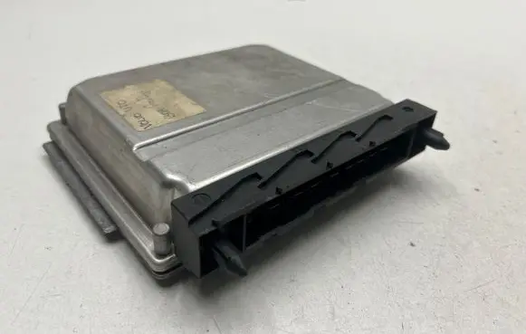 Volvo S70 V70 V70 XC Engine control unit/module 09470429B 28SA3886 0281001776