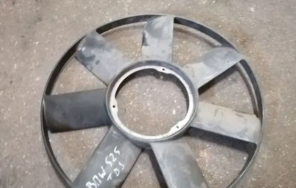 BMW 5 E39 Fan impeller 2243303