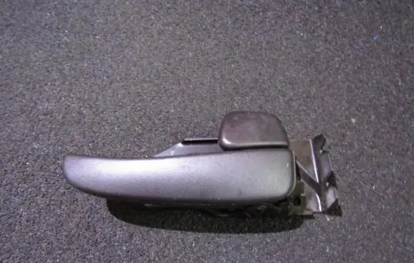 Hyundai Trajet Rear door interior handle