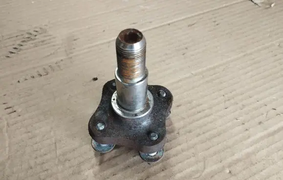 Nissan Note (E11) Stub axle 