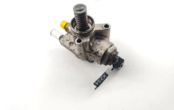 Audi A3 S3 8P Fuel injection high pressure pump 03C127025R