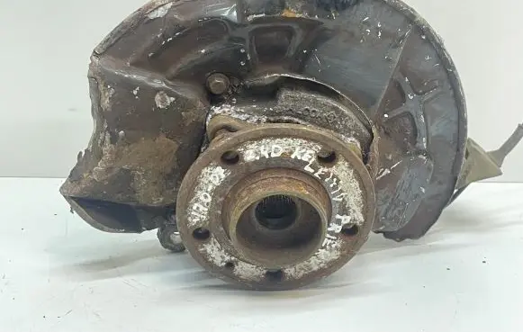 Volvo V70 Front wheel hub 9461944