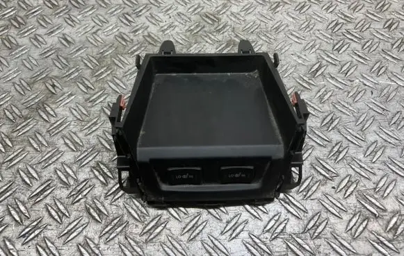 Suzuki Vitara (LY) Center console 7382354P10