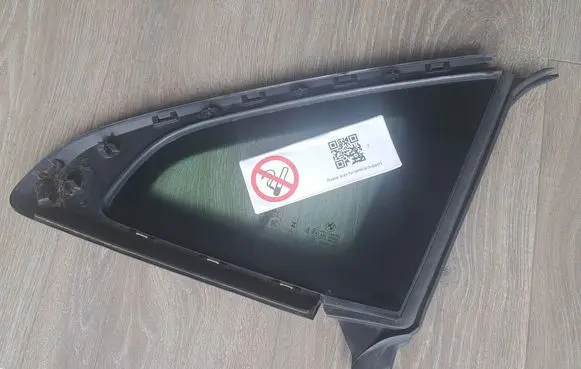 BMW 2 F44 Rear side window 7483120R