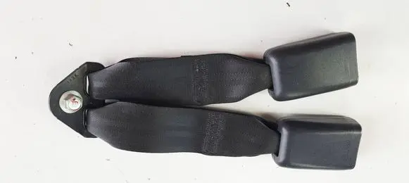 Isuzu D-Max Rear seatbelt buckle