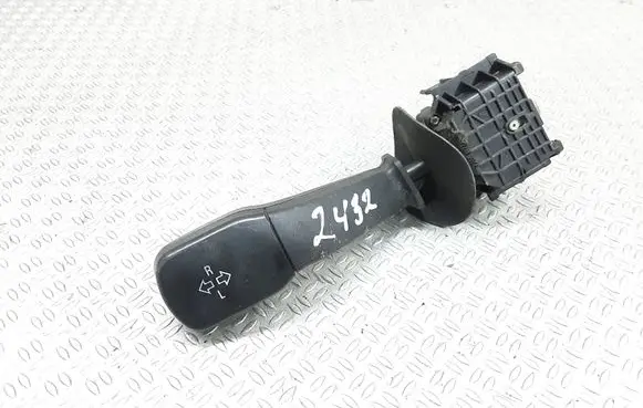 BMW 5 E39 Indicator stalk 8352014