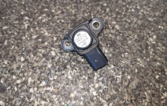 Mercedes-Benz A W169 Air pressure sensor A0061531528 0261230144
