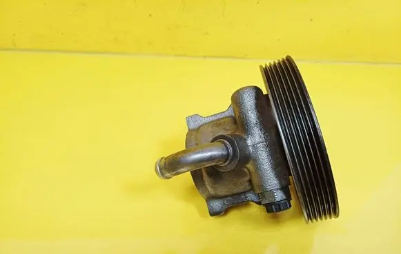 Citroen Berlingo Power steering pump 9610519980 9608871080