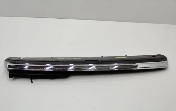 Volkswagen Crafter Front bumper upper radiator grill 7C0853653J