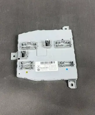 Mercedes-Benz C W205 Comfort/convenience module A2059006330 A2059006822