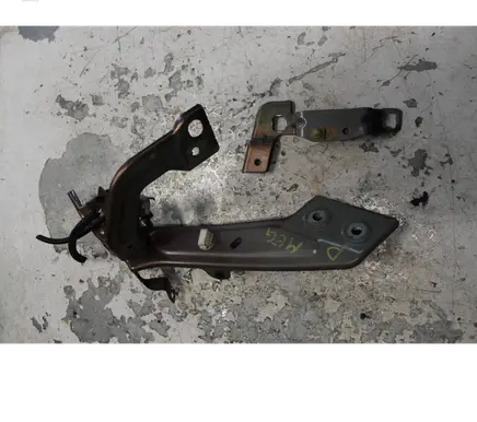 Renault Megane IV Fender mounting bracket