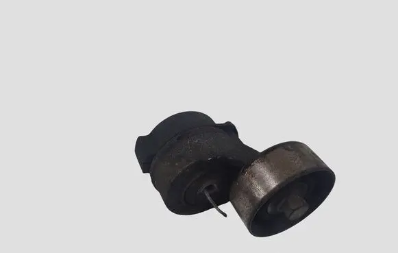 KIA Sorento Generator/alternator belt tensioner