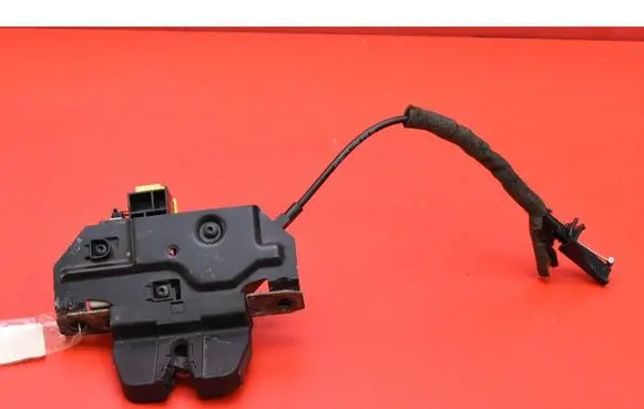 Opel Vectra C Tailgate/trunk/boot lock/catch/latch 09180104