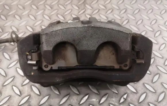 Lexus ES 250 - 300 - 330 Front brake caliper