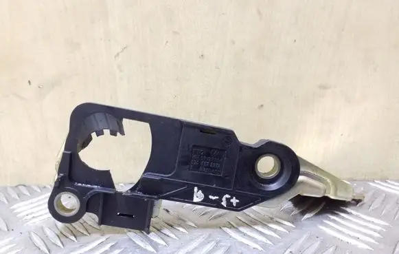 Volkswagen PASSAT B5.5 Tailgate exterior lock 3B9827297A