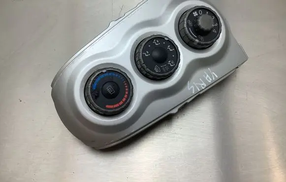 Toyota Yaris Climate control unit 554060D190