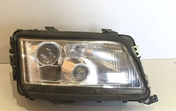 Audi A8 S8 D2 4D Headlight/headlamp