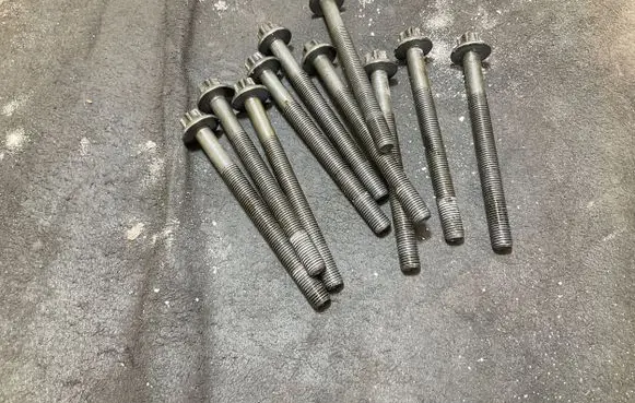 Renault Trafic III (X82) Cylinder head bolts 
