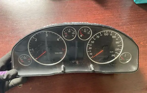 Audi A6 S6 C5 4B Speedometer (instrument cluster) 110080128