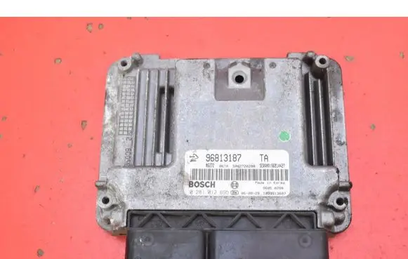 Chevrolet Captiva Engine control unit/module ECU 96813187