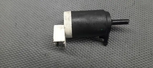 Nissan King Cab, Navara Windscreen/windshield washer pump