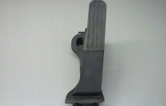 Volkswagen Golf V Accelerator throttle pedal 1K1721503AK