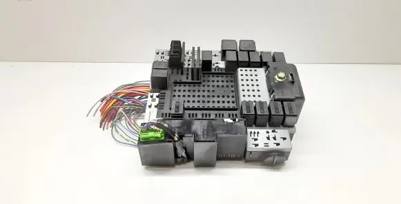 Volvo XC90 Fuse module 8691998 P8691998