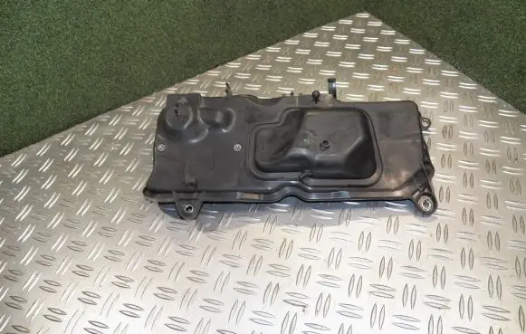 Renault Master III Rocker cam cover 175B18320R