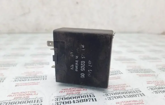 Audi A6 S6 C5 4B Window wiper relay 