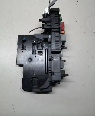 Mercedes-Benz C W204 Fuse module 2049060105 5DK00922589