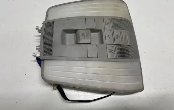 Mercedes-Benz E W212 Front seat light A2129060800 A2129060200 A2129028900