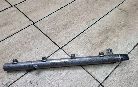 Mercedes-Benz E W211 Fuel main line pipe A6290701495 0820000006