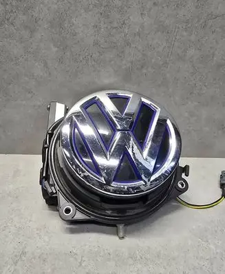 Volkswagen Golf VII Tailgate handle with camera 5GE827469F