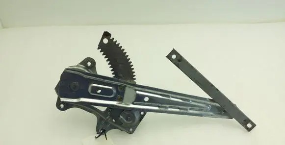 Rear door manual window regulator