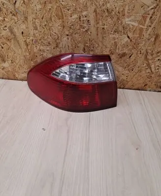Mazda 626 Rear/tail lights 22061922