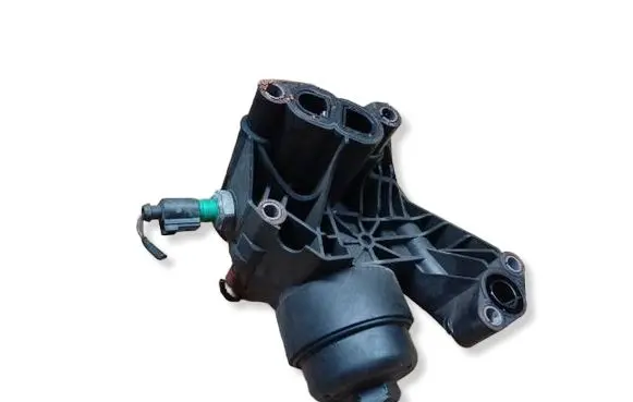 Volkswagen Golf VII Oil filter mounting bracket 03N115389A