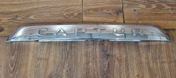 Renault Captur Trunk door license plate light bar 121212