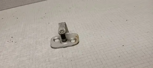 Saab 9-3 Ver2 Front door lock loop/hook striker 12795132