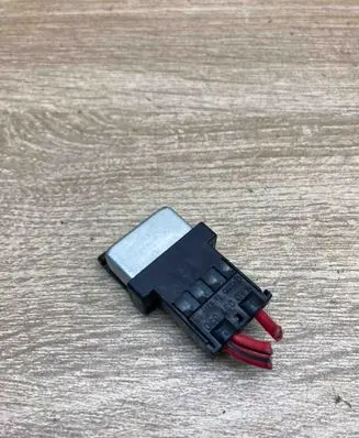 Audi A6 S6 C6 4F Fuse 443937105A 4A0937530