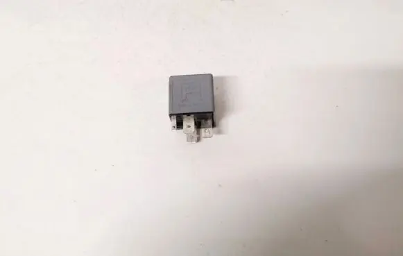 Volkswagen Golf IV Other relay 1J0906381A V23134-B63-X396