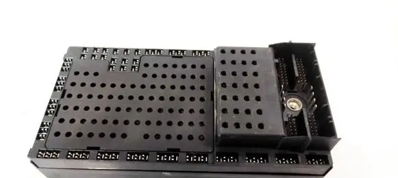 Volvo S70 V70 V70 XC Fuse box set 08679899 08696098