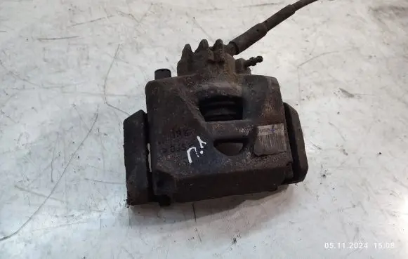 Peugeot 5008 Front brake caliper
