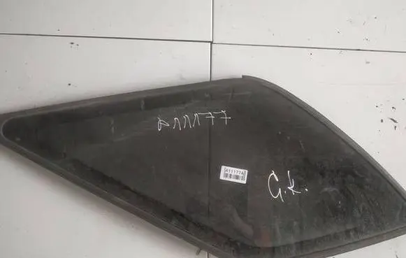 KIA Sorento Rear side window AS3