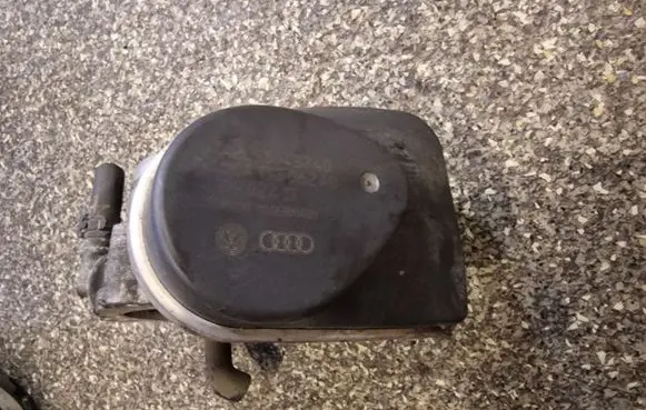 Volkswagen Caddy Throttle valve 06A135062AD
