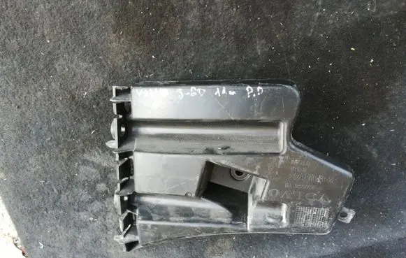 Front bumper mounting bracket