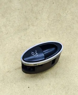 Tailgate opening switch