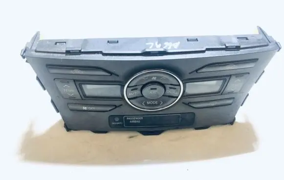 Toyota Auris 150 Climate control unit 5590002220b 55900-02220-b